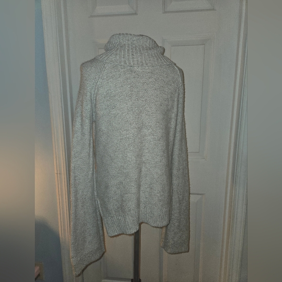 Hollister Cotton Blend Flared Sleeve Knit Small Turtleneck Gray Sweater - Picture 2 of 10